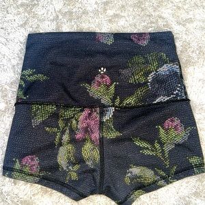 Flowered lululemon spandex